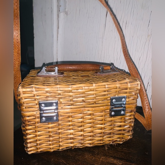 Vintage Handwoven Rattan Crossbody Bag - Picture 2 of 5